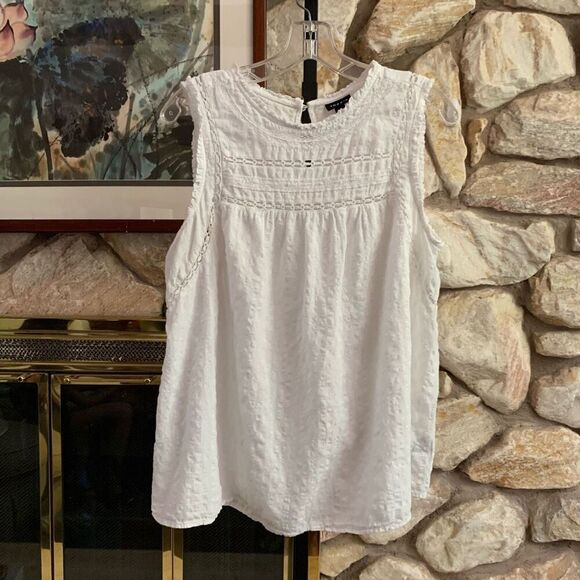 Torrid sleeveless white eyelet tank top size 0 - Picture 1 of 11
